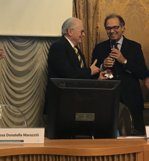 Consegna della cittadinanza onoraria al Prof. Stahl da parte del Sindaco di Lucca