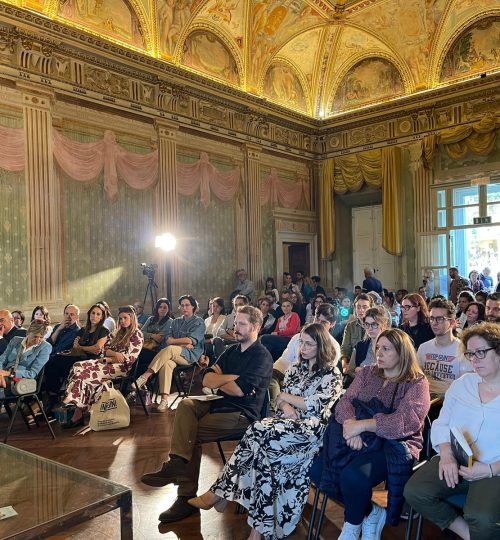 pubblico di una sessione di Lucca in Mente a Villa Bottini a Lucca