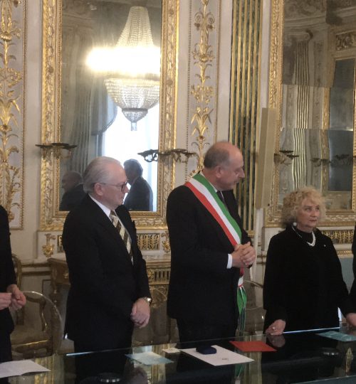 Consegna della cittadinanza onoraria al Prof. Stahl da parte del Sindaco di Lucca